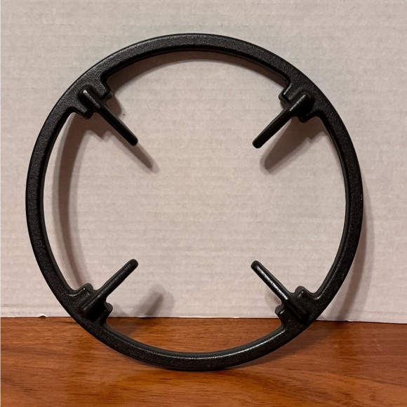 Bosch Cast Iron Wok Ring Round Base Pan Support 500, 800 and Benchmark Gas Stove - Picture 1 of 3